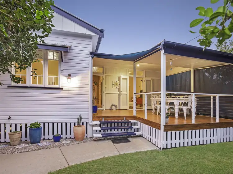 203 King St, Clontarf QLD 4019