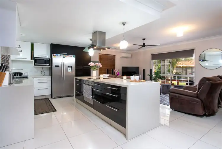 21 Lake Amaroo Court, Logan Reserve QLD 4133