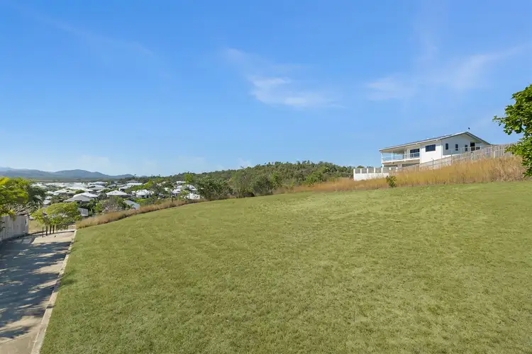 6 Harrier Court, Bushland Beach QLD 4818