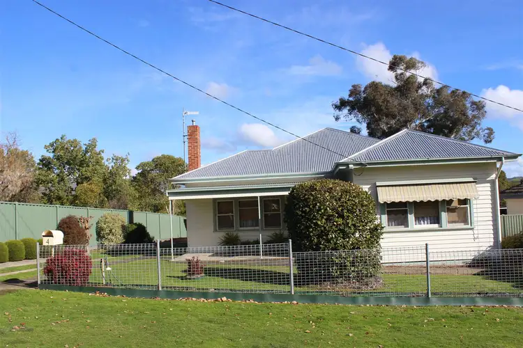 Second view of Homely house listing, 4 Myrtle Street, Alexandra VIC 3714