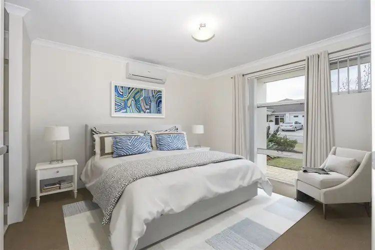 Second view of Homely house listing, 5 Descanso Loop, Aubin Grove WA 6164
