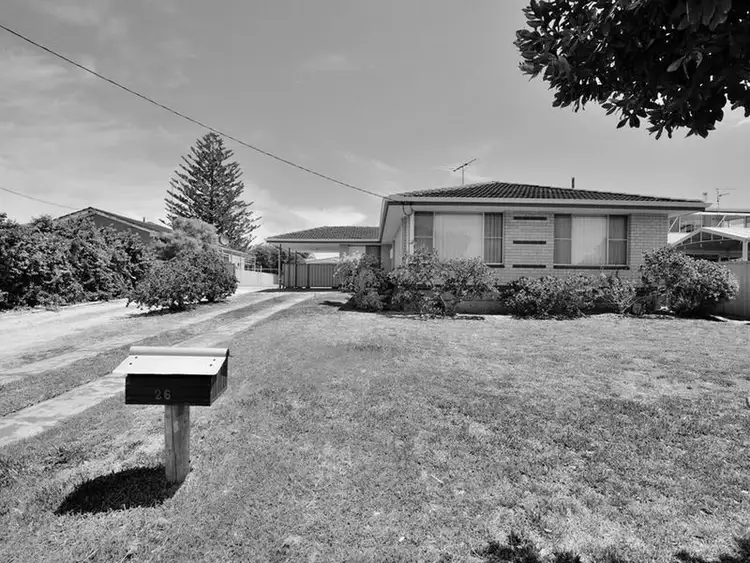 26 Lindley Road, Halls Head WA 6210
