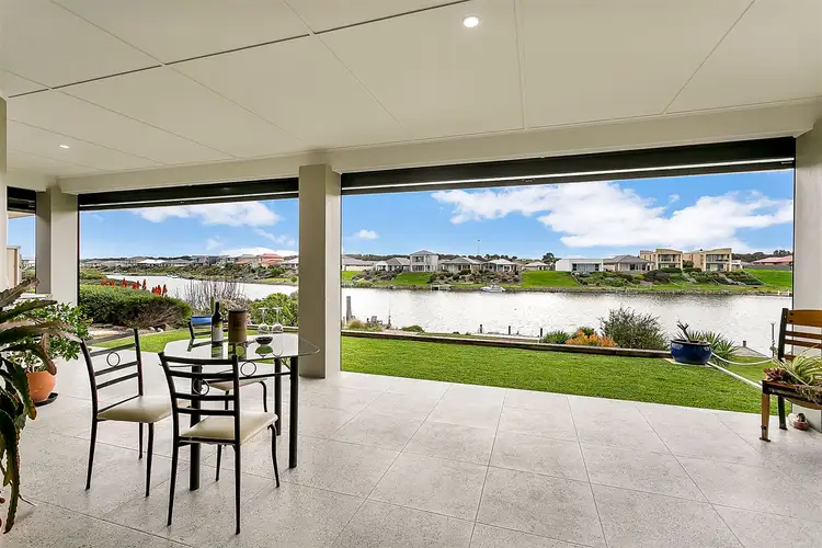16 Britannia Parade, Hindmarsh Island SA 5214