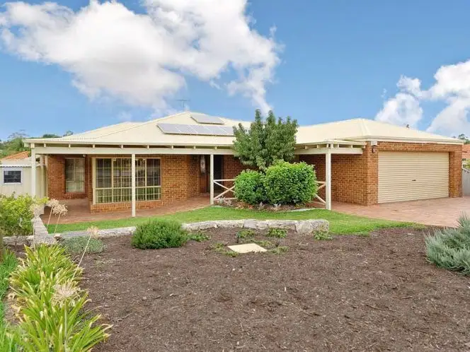 8 Zuvela Court, Murdoch WA 6150