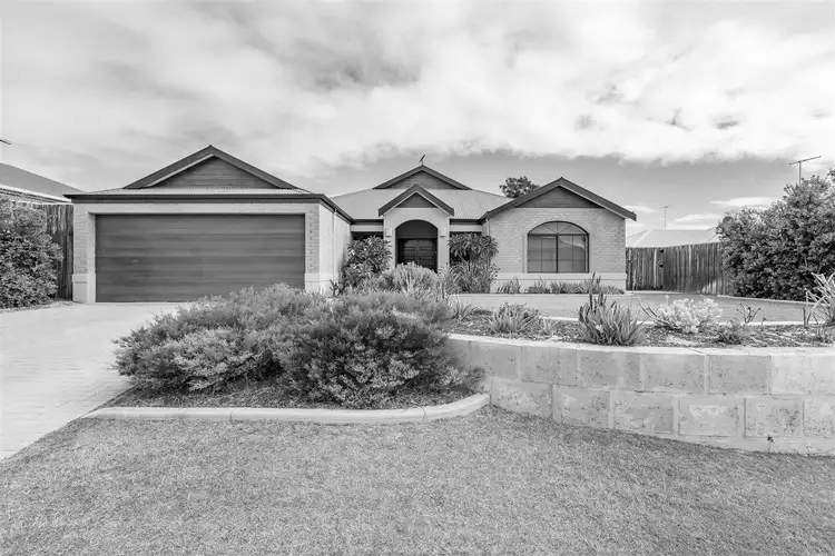 48 Buttercup Parkway, Halls Head WA 6210