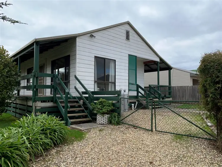 Main view of Homely house listing, 90 Nihil Street, Alexandra VIC 3714