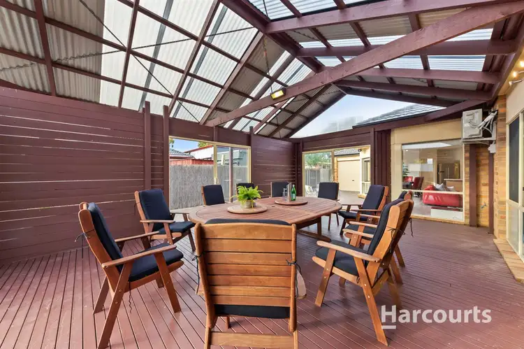 15 Flowerdale Rd, Cairnlea VIC 3023