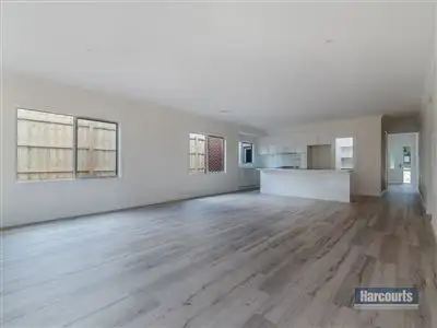 Fifth view of Homely house listing, 2/41 Manikato Drive, Drouin VIC 3818