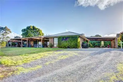 21 Deborah Court, Haddon VIC 3351