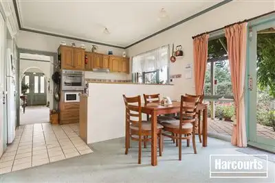 Sixth view of Homely house listing, 2 Tarrangower Place, Berwick VIC 3806