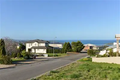 13 Mayflower Court, Encounter Bay SA 5211