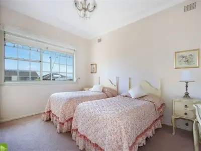 Fifth view of Homely house listing, 330 Northcliffe Drive, Lake Heights NSW 2502