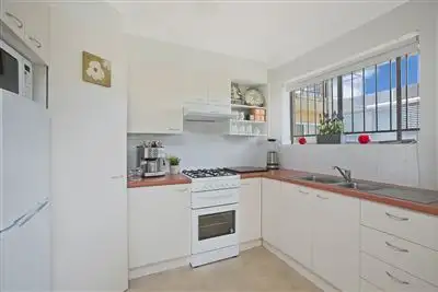 Second view of Homely unit listing, 2/29 Carr Street, Bulimba QLD 4171