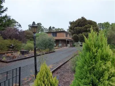 90 Main Street, Great Western VIC 3374