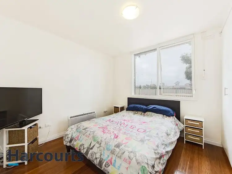 Fifth view of Homely flat listing, 1/128 East Esplanade, St Albans VIC 3021