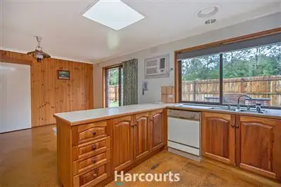 Fifth view of Homely house listing, 8 Rivette Court, Cranbourne VIC 3977