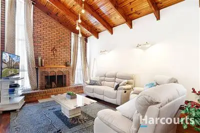 Second view of Homely house listing, 2 Yilleen Close, Thomastown VIC 3074