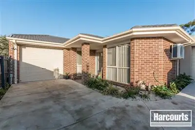 2/4 Fairbairn Road, Cranbourne VIC 3977
