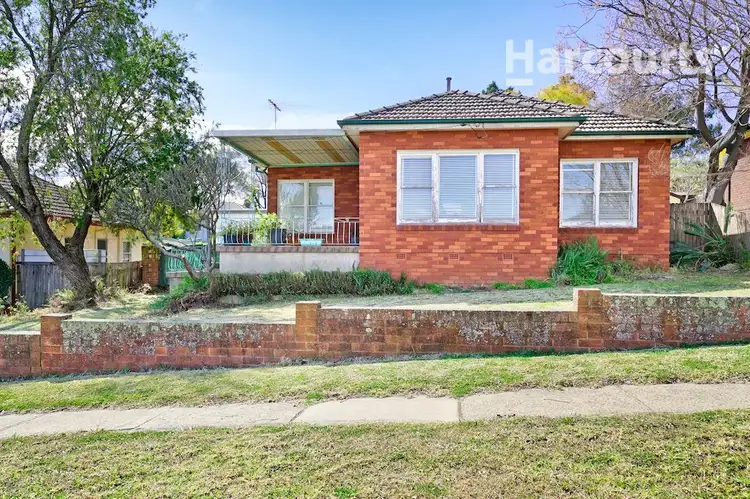 76 Lithgow Street, Campbelltown NSW 2560