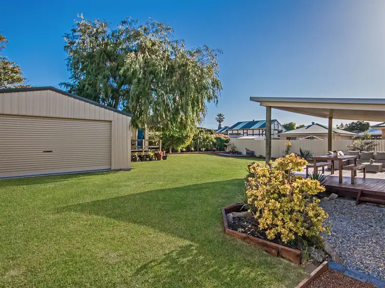 11 Edgewater Road, Safety Bay WA 6169