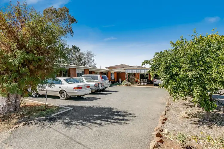 Second view of Homely block of units listing, 7 Earls Court, Oakey QLD 4401