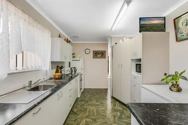 Third view of Homely block of units listing, 7 Earls Court, Oakey QLD 4401
