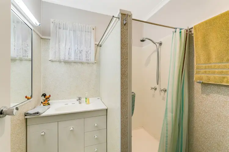 Sixth view of Homely block of units listing, 7 Earls Court, Oakey QLD 4401