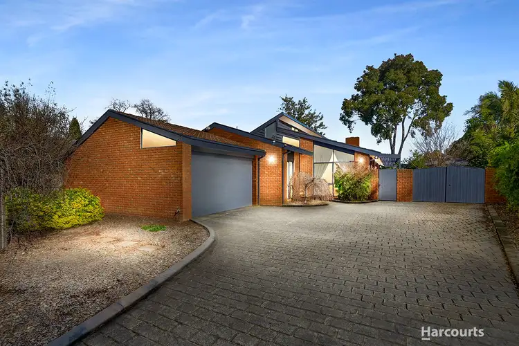 13 Yarraburn Grove, Scoresby VIC 3179