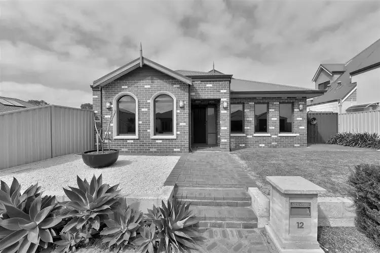 12 Eliza Pass, Madora Bay WA 6210