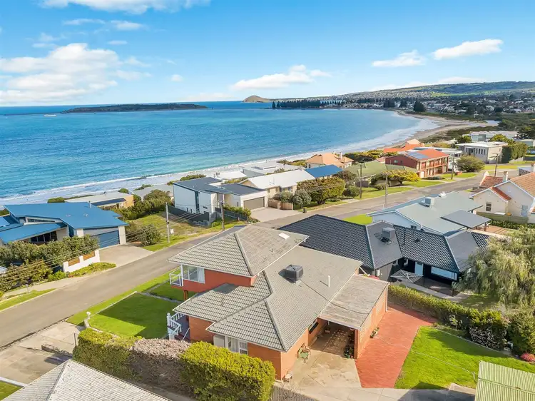 19 Heggerton Street, Mccracken SA 5211