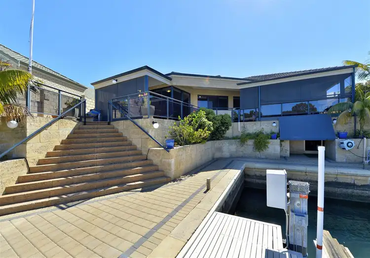 7 Aztec Island Retreat, Halls Head WA 6210