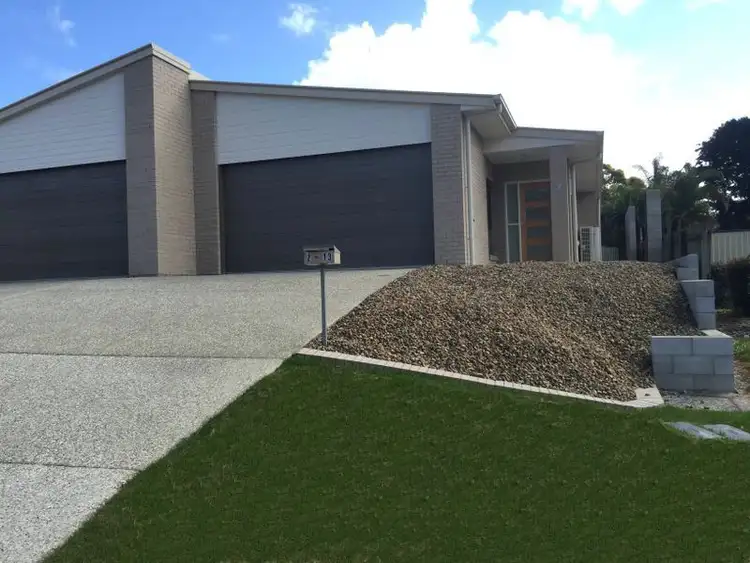 13 Owens Crescent