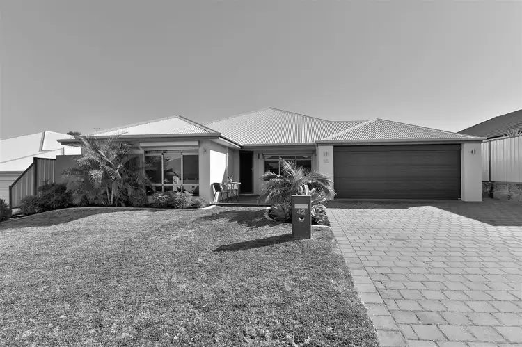 42 Highland Crescent, Meadow Springs WA 6210