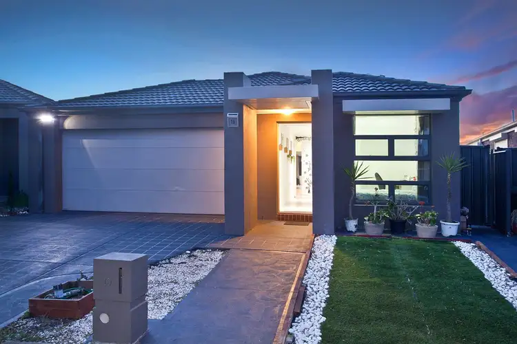 19 Pioneer Drive, Deer Park VIC 3023