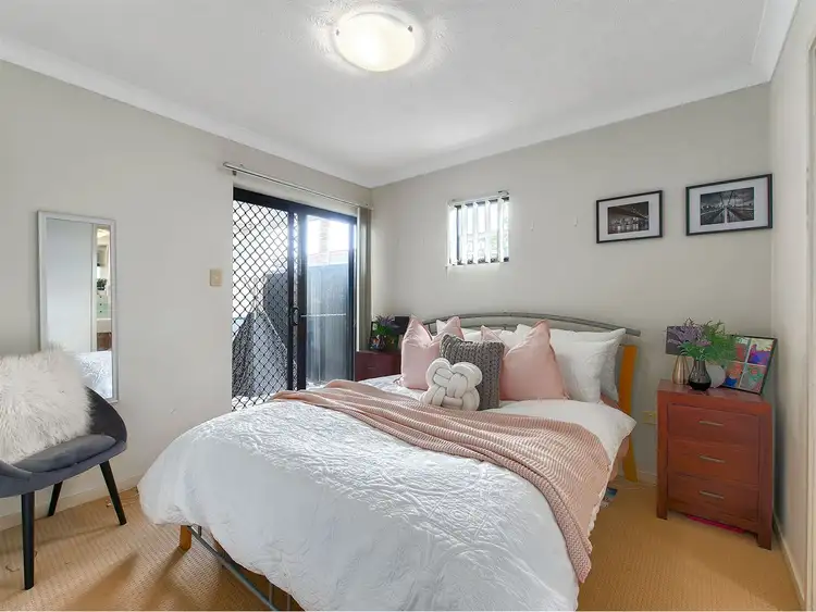 Sixth view of Homely unit listing, 5/960 Wynnum Road, Cannon Hill QLD 4170