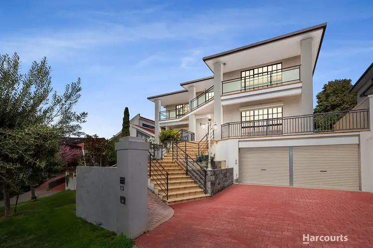 13 Waltham Place, Avondale Heights VIC 3034