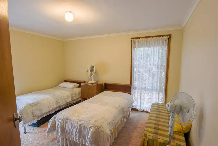 Fifth view of Homely house listing, 1 Puls Place, Horsham VIC 3400