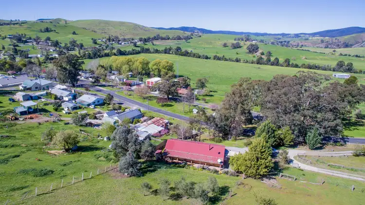 27 Main Road, Buchan VIC 3885