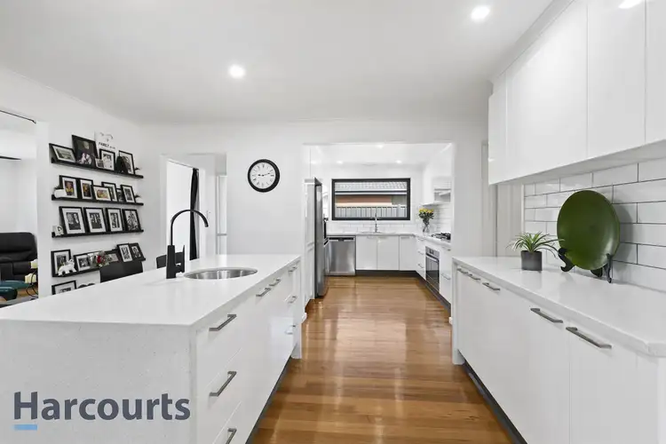 6 Lara Court, Deer Park VIC 3023