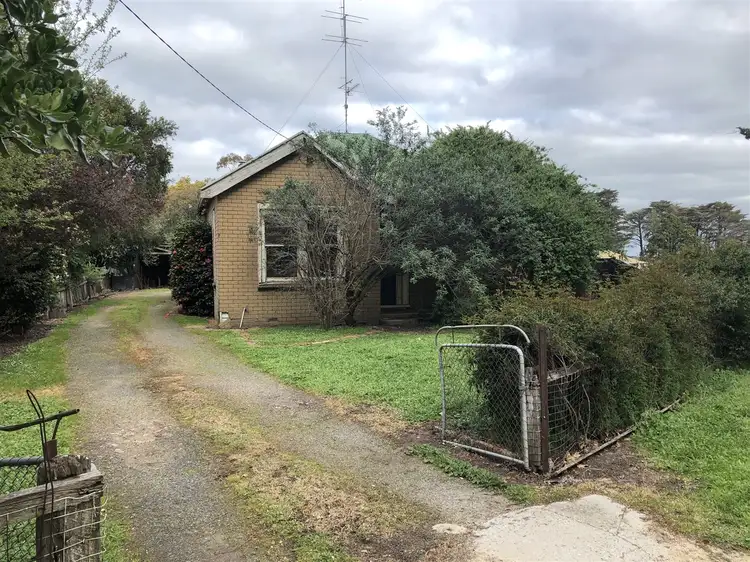 16 Laidlaw Street, Learmonth VIC 3352
