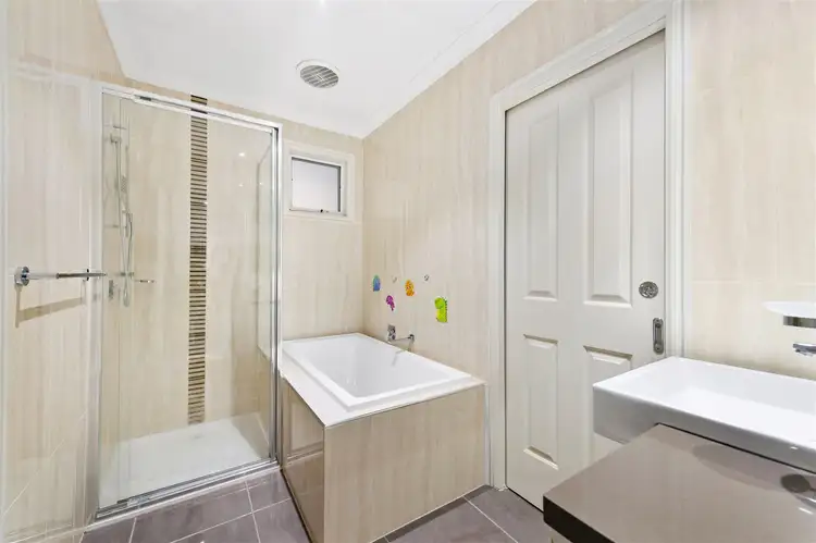 Sixth view of Homely townhouse listing, 2/16 Maple Street, Mount Waverley VIC 3149