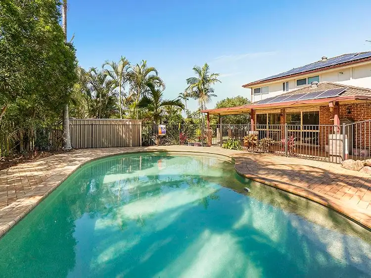 8 Haly Court, Petrie QLD 4502