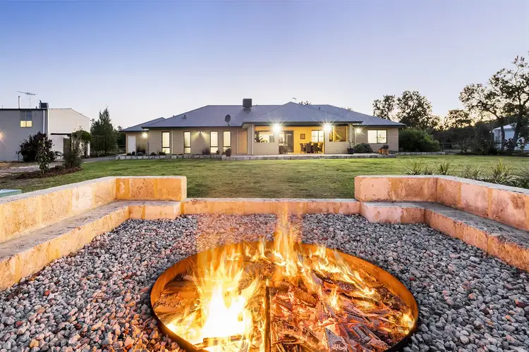 90 Craddon Road, Oakford WA 6121