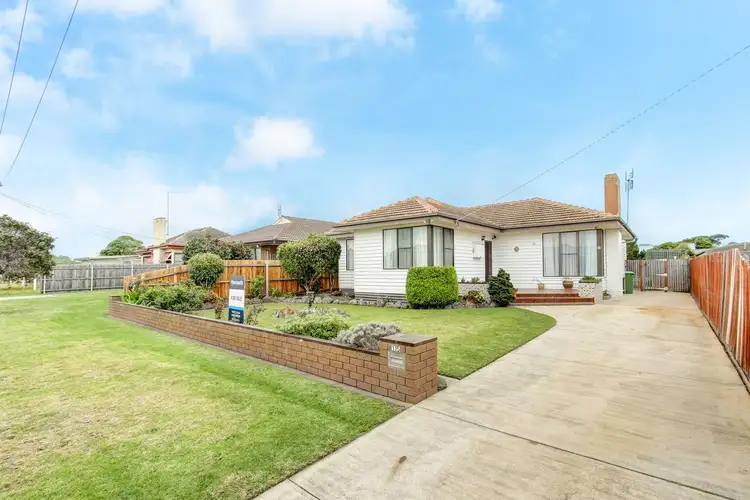 15 Devitt St, Lakes Entrance VIC 3909