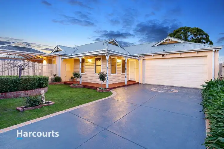 4 Collina Mews, Skye VIC 3977