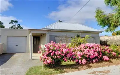 Main view of Homely unit listing, 2/3 Cartledge Avenue, Mount Clear VIC