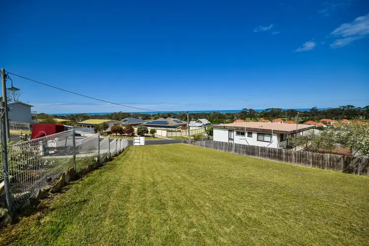 5 Merindah Court, Lakes Entrance VIC 3909