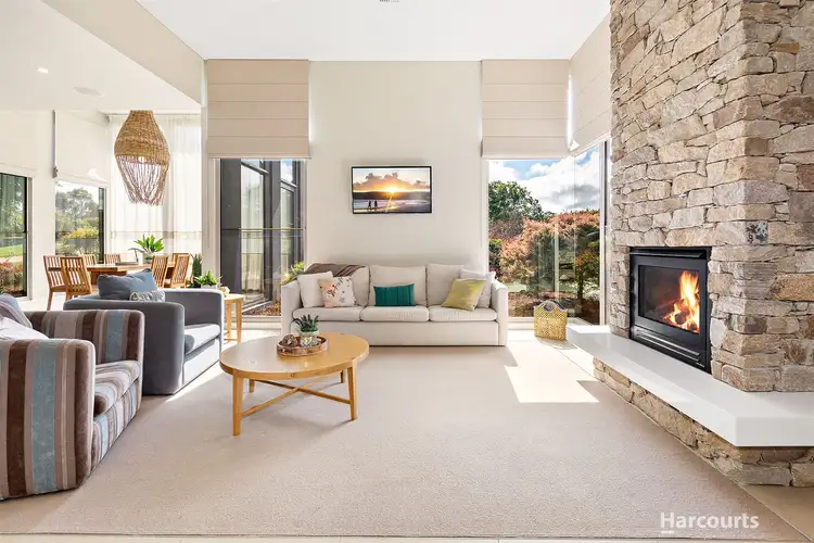 Sixth view of Homely house listing, 10 Oxley Court, Drouin VIC 3818