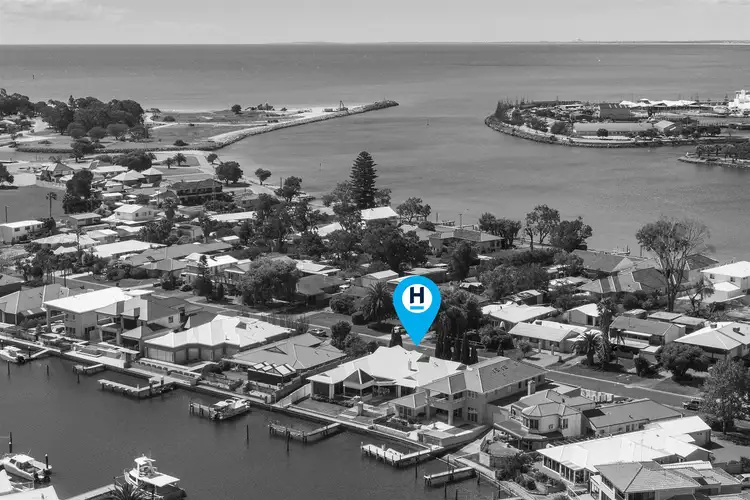 7 Leighton Road East, Halls Head WA 6210