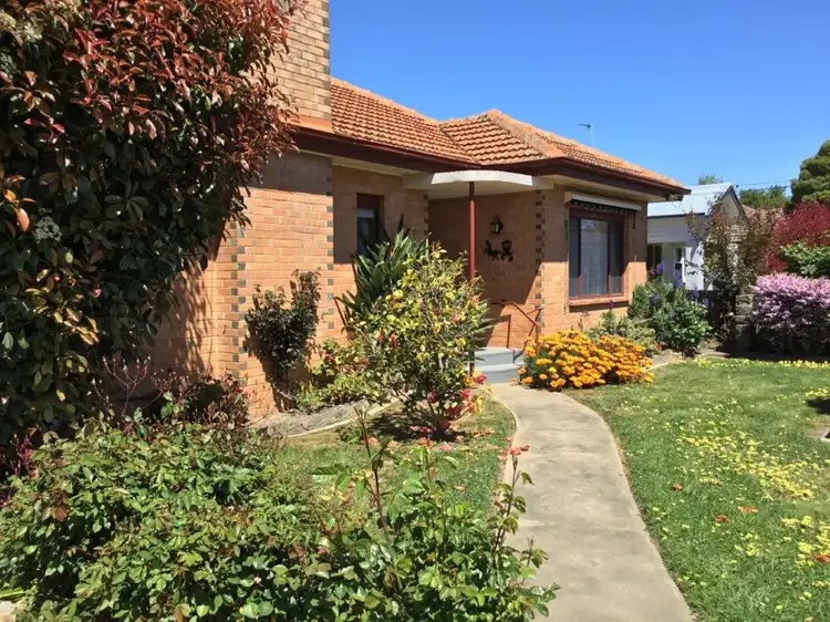 8 Clay Street, Ararat VIC 3377